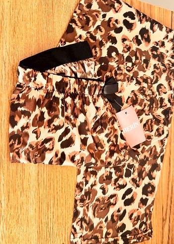 Kahverengi Leopar Desenli Kadın Mini Kumaş Pantolon - Görsel 2