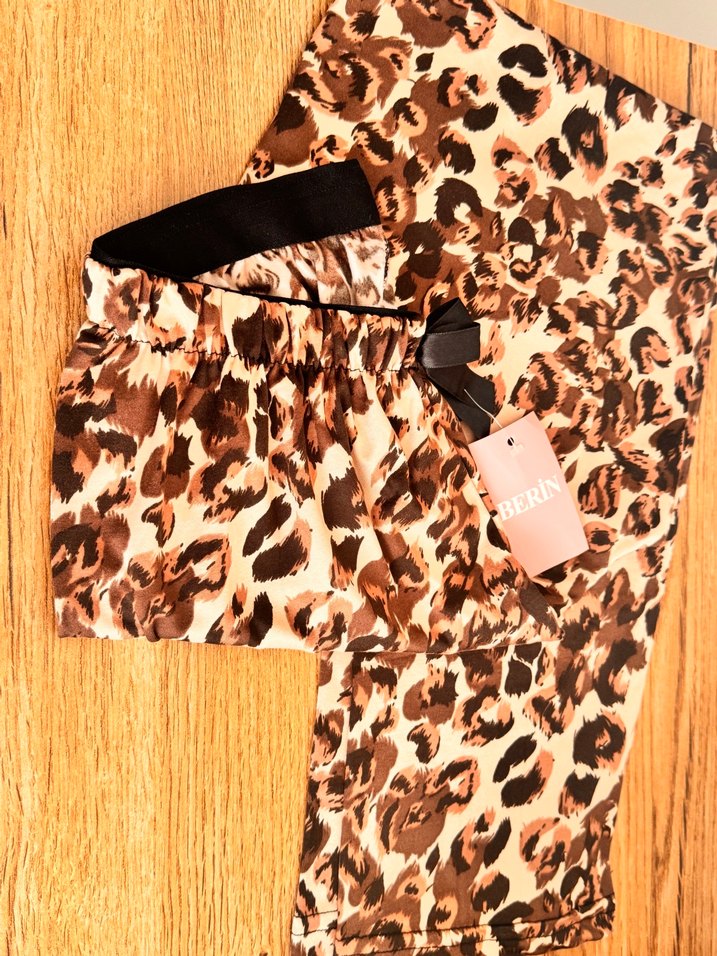 Kahverengi Leopar Desenli Kadın Mini Kumaş Pantolon - Görsel 2