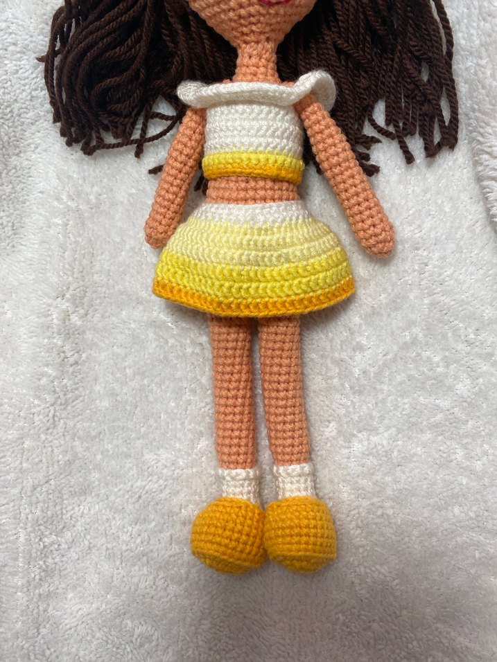 Sarı Elbiseli Renkli Örgü Bebek - Görsel 2