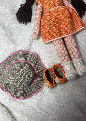 Örgü Renkli Kahverengi Saçlı Bebek - Görsel 2