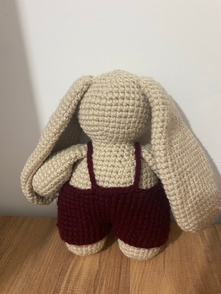 Bordo Tulumlu El Örgüsü Tavşan Peluş Oyuncak - Görsel 2