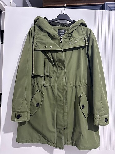 Haki trench