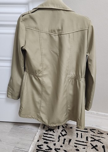 Bej Kemerli Kadın Deri Yağmurluk - Görsel 3