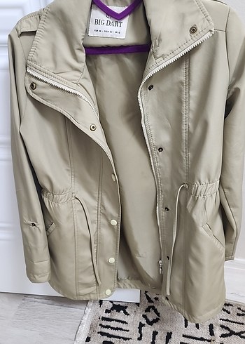 Bej Kemerli Kadın Deri Yağmurluk - Görsel 2