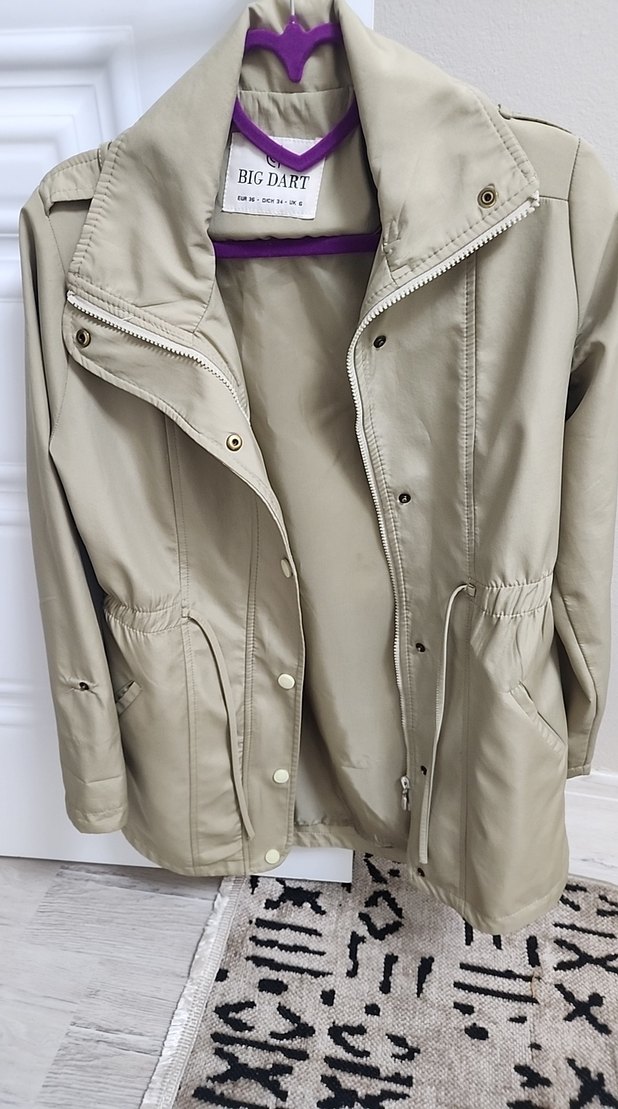 Bej Kemerli Kadın Deri Yağmurluk - Görsel 2