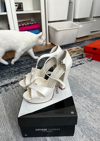 Kadın Beyaz Platform Topuklu Abiye Ayakkabı - Görsel 3