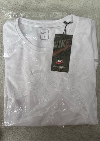 Nike Beyaz Erkek Kısa Kollu Tişört - Görsel 2