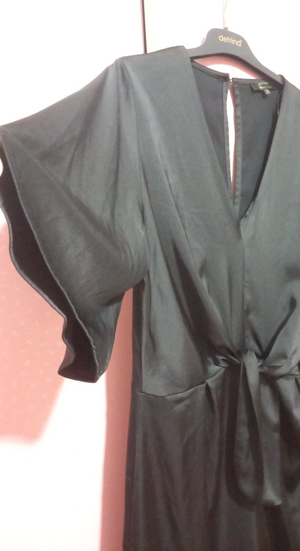 V Yakalı Kemerli Siyah Midi Elbise saden - Görsel 3