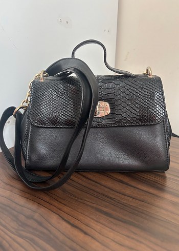 Siyah Deri Yılan Desenli Tokalı Kadın Çanta - Görsel 3