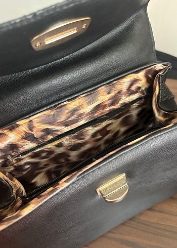 Siyah Deri Yılan Desenli Tokalı Kadın Çanta - Görsel 4