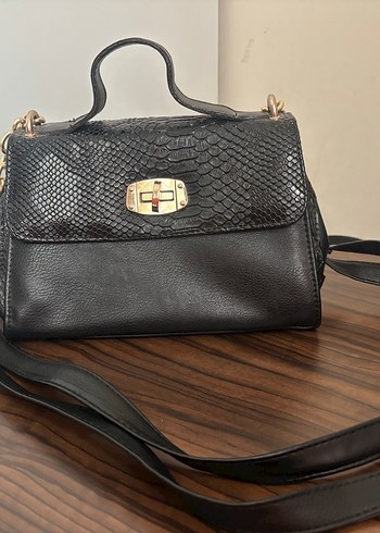 Siyah Deri Yılan Desenli Tokalı Kadın Çanta - Görsel 2