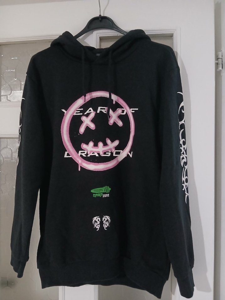 Siyah Kapüşonlu Grunge Sweatshirt - Görsel 2