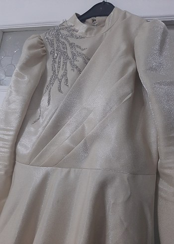 Uzun Kollu Bej İşlemeli Abiye Elbise - Görsel 3