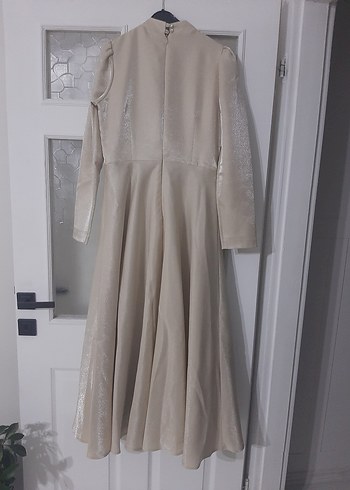 Uzun Kollu Bej İşlemeli Abiye Elbise - Görsel 8