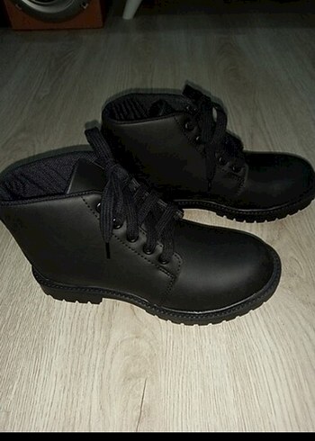 Siyah Kadın Bot - Görsel 4