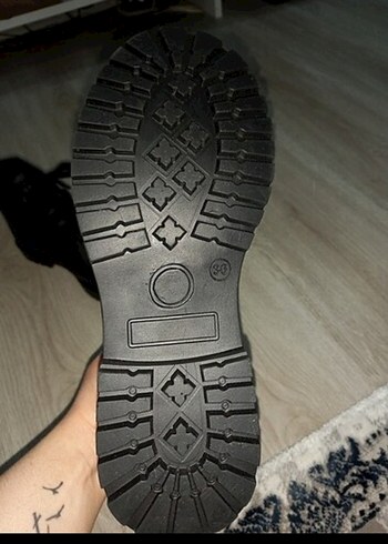 Siyah Kadın Bot - Görsel 5