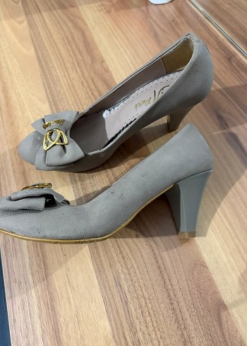 Klasik Tokalı Topuklu Ayakkabı - Görsel 2