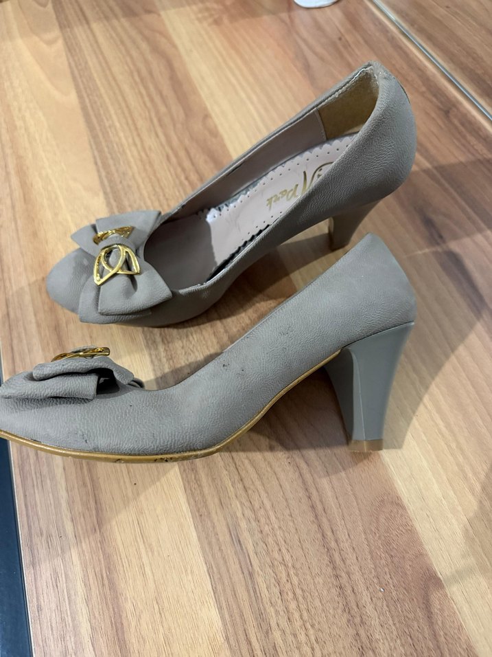 Klasik Tokalı Topuklu Ayakkabı - Görsel 2