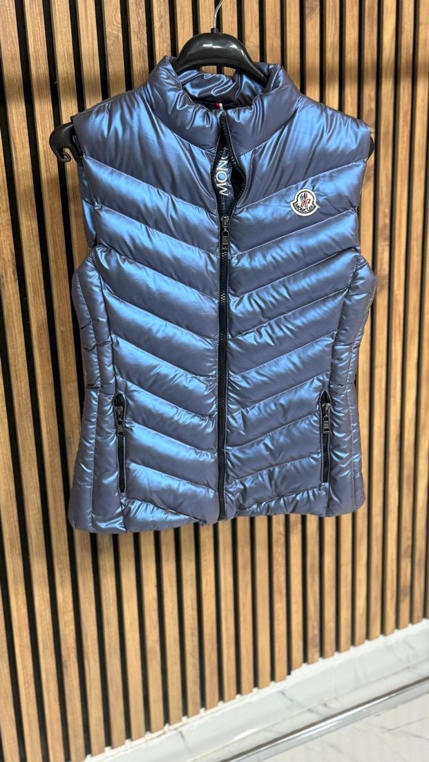 Düğmeli Nakışlı Gri bayan Kolsuz Ceketimiz - Görsel 3