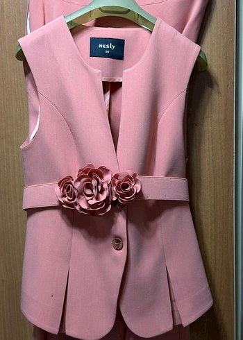 Pembe Kemerli Kolsuz Mini Kadın Takım - Görsel 6