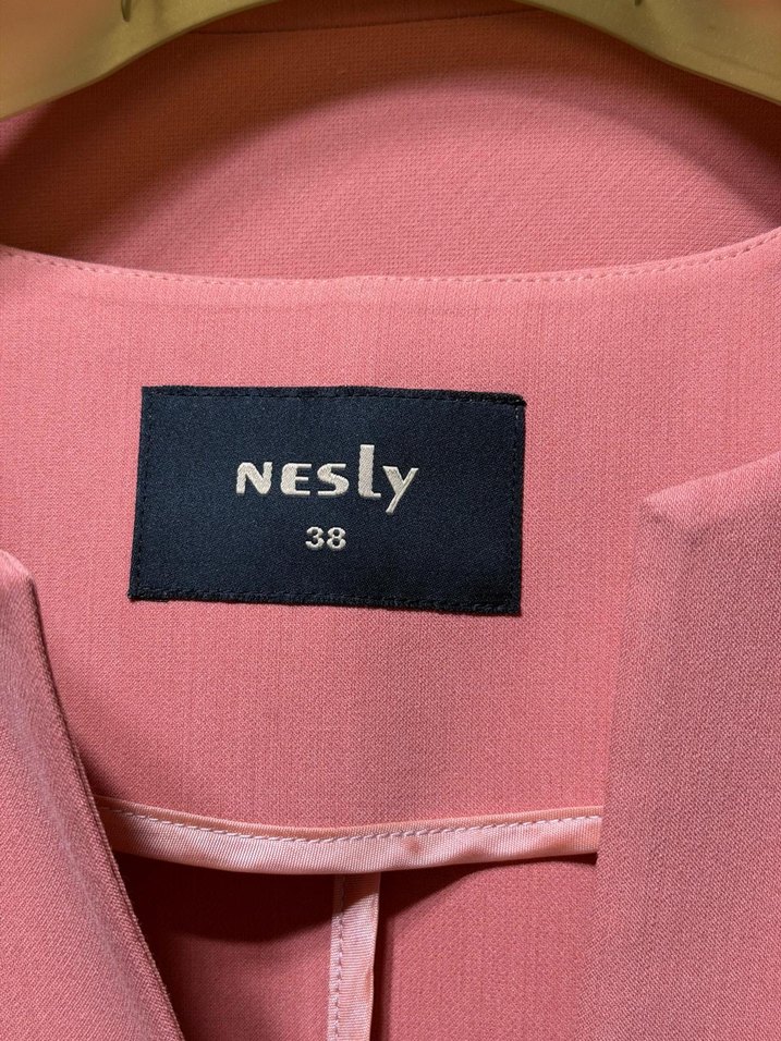 Pembe Kemerli Kolsuz Mini Kadın Takım - Görsel 4