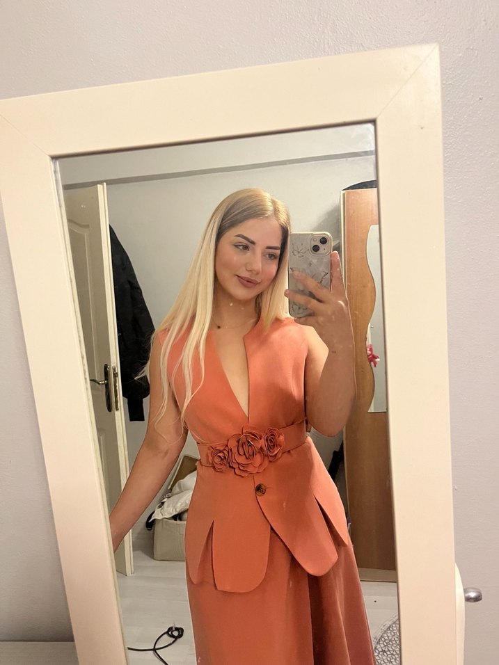 Bej V Yakalı Drapeli Mini Elbise - Görsel 3