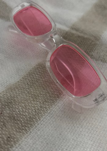 Şeffaf Çerçeveli Pembe Kadın Gözlüğü - Görsel 2