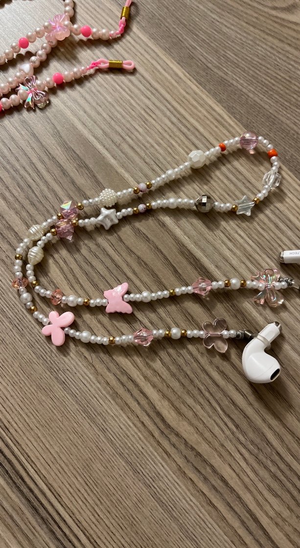 Pembe Boncuklu Kelebekli Kulaklık Zinciri - Görsel 5