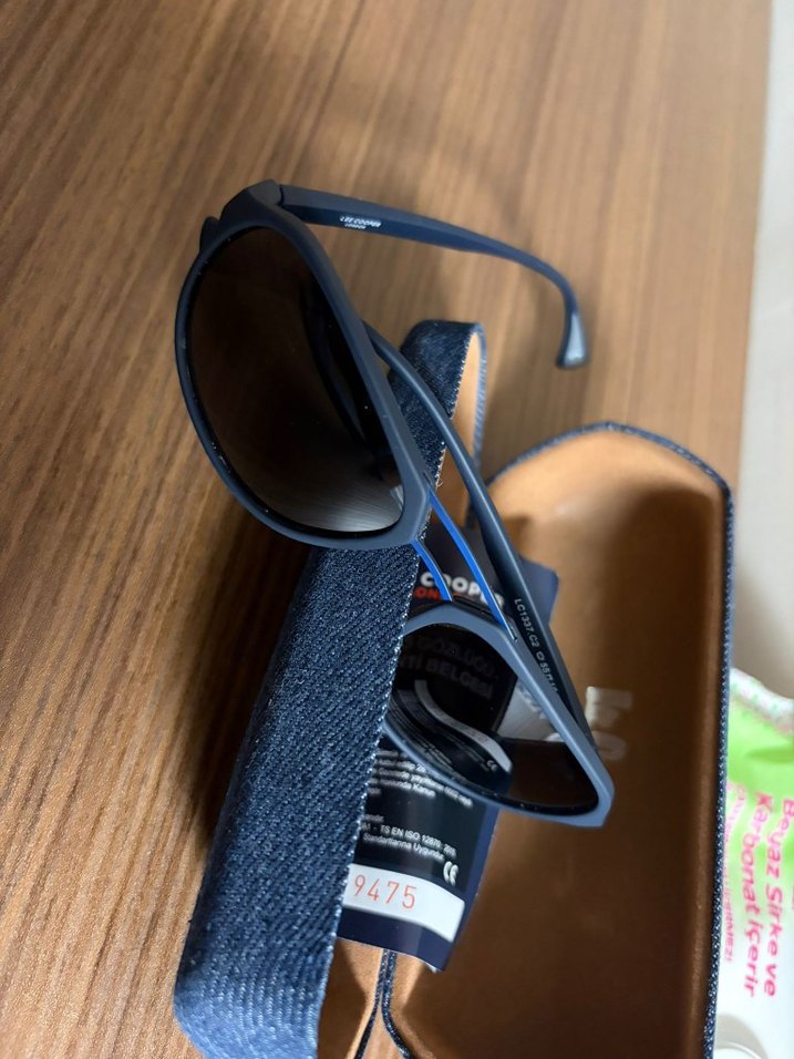 Mavi erkek Güneş Gözlüğü ve Fermuarlı Kılıf - Görsel 2