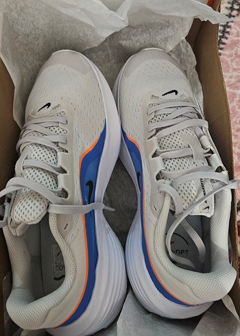 Nike Beyaz Spor Ayakkabi