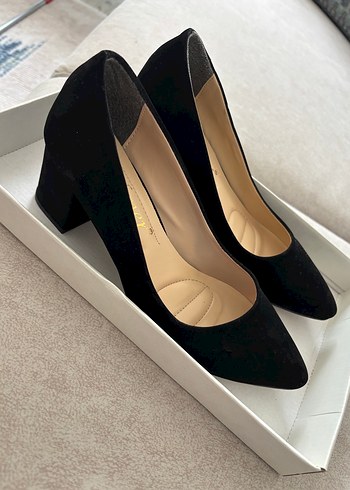 Siyah Süet Kadın Topuklu Ayakkabı - Görsel 3