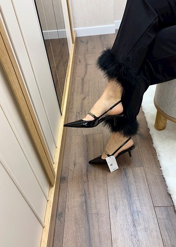 MANGO Siyah Rugan Zincir Detaylı 35 Beden Topuklu Ayakkabı - Görsel 6