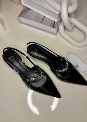 MANGO Siyah Rugan Zincir Detaylı 35 Beden Topuklu Ayakkabı - Görsel 4