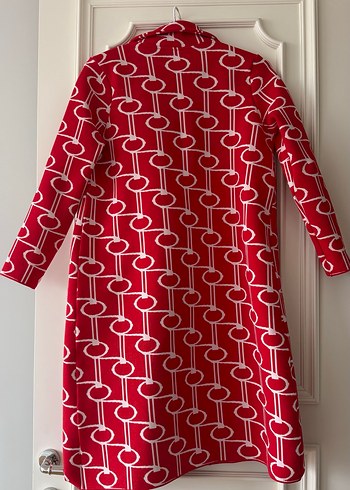 Düğmeli, Uzun Kırmızı Desenli Kaban - Görsel 2