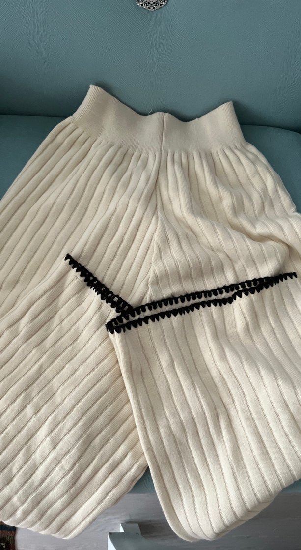 Beyaz Pilili Triko Kadın Pantolon ve kazak takım - Görsel 2