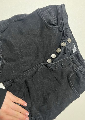 Düğmeli Siyah Kısa Kot Şort - Görsel 2