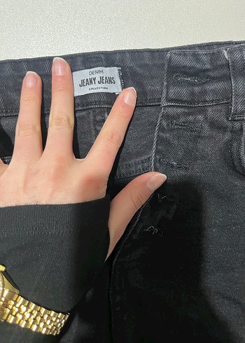 Düğmeli Siyah Kısa Kot Şort - Görsel 3