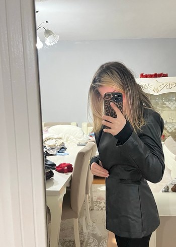 Leopar Desenli Parlak Siyah Deri Ceket - Görsel 2