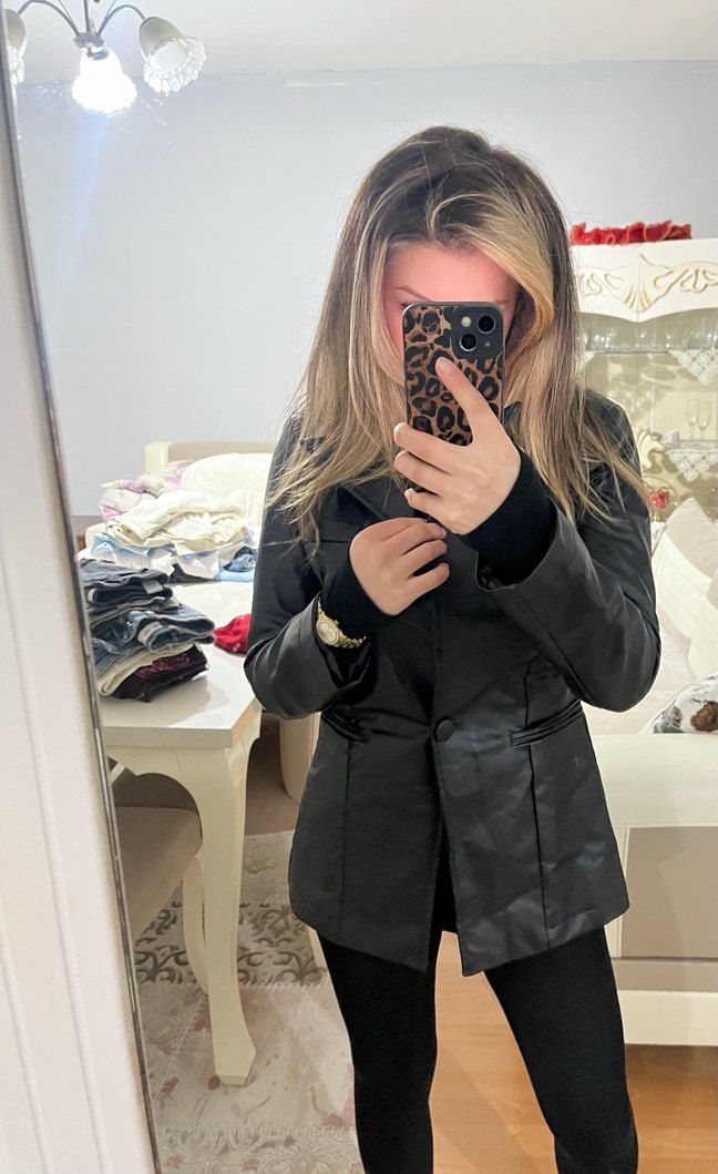 Leopar Desenli Parlak Siyah Deri Ceket - Görsel 4