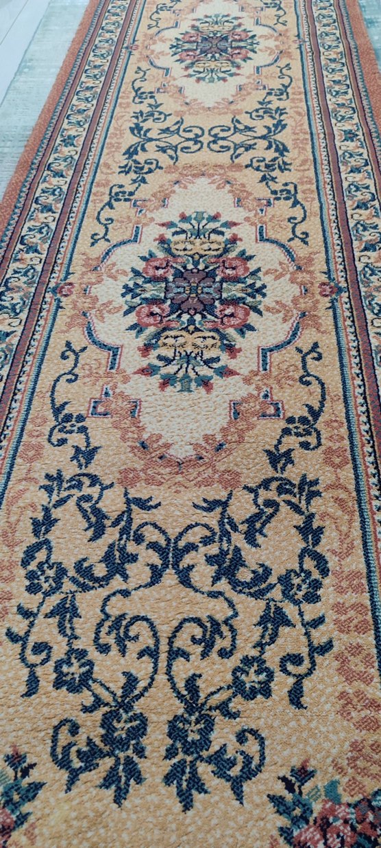 Çok Renkli Desenli Geleneksel Halı - Görsel 4