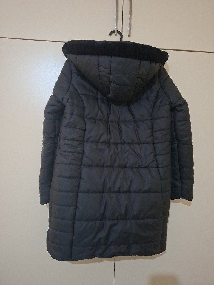 Kadın Siyah Midi Kaban Kürklü Detaylı - Görsel 3