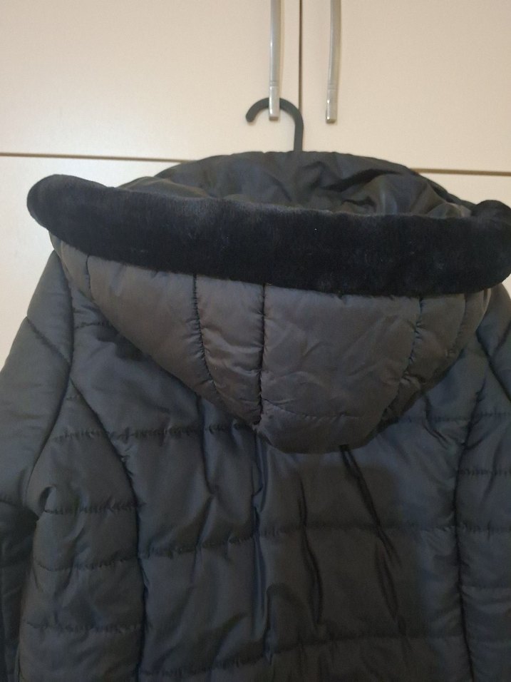 Kadın Siyah Midi Kaban Kürklü Detaylı - Görsel 4