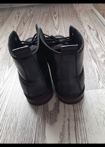 Siyah Deri Topuklu Minimalist Erkek Botu - Görsel 3