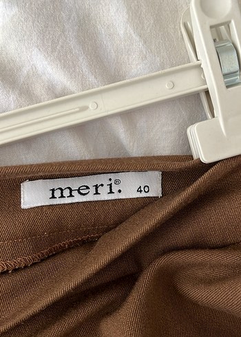 Dökümlü Kahverengi Midi Etek - Görsel 2