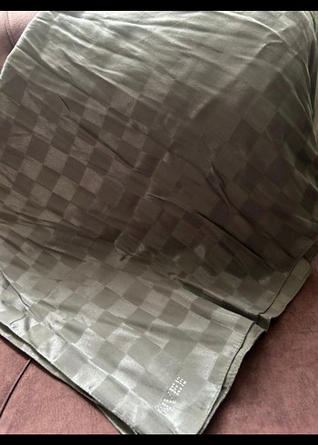 Gri Kadın Saten Şal - Görsel 2