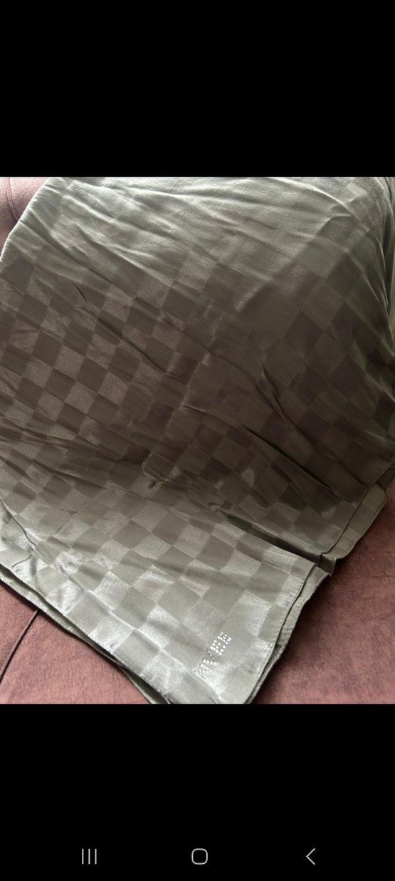 Gri Kadın Saten Şal - Görsel 2