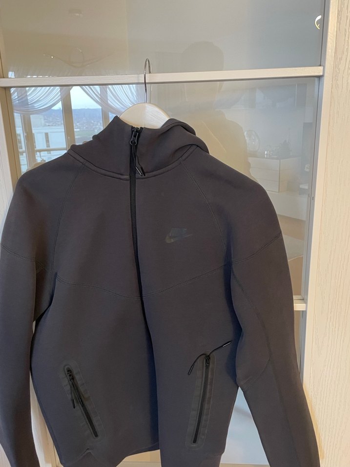 Nike tech üstü antrasit rengi s beden - Görsel 2