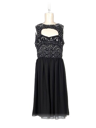 PreLoved Kısa Elbise %70 İndirimli.
