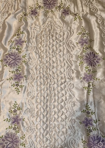 İşlemeli Beyaz Parlak Seccade - Görsel 2