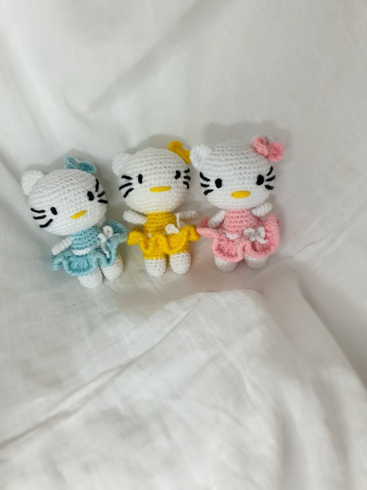 Renkli El Örgüsü Kedi Oyuncak Seti - Görsel 2